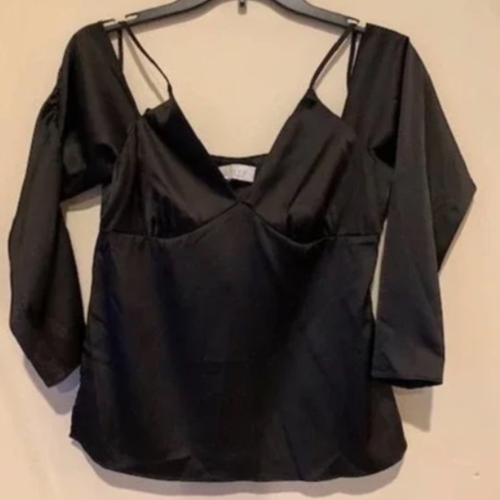 WAYF Elegant Black Cold Shoulder Top, size S. NWT